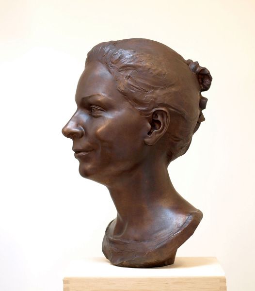 Frauenportrait Bronze Guss R. Barth etwas ueberlebensgross d