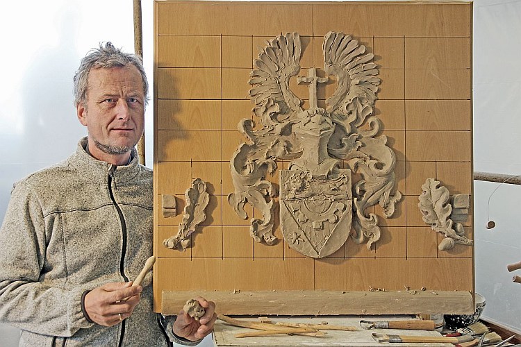 Familiengrabstaette in Zusammenarbeit mit Hardy Girod und Artur Nazaran g