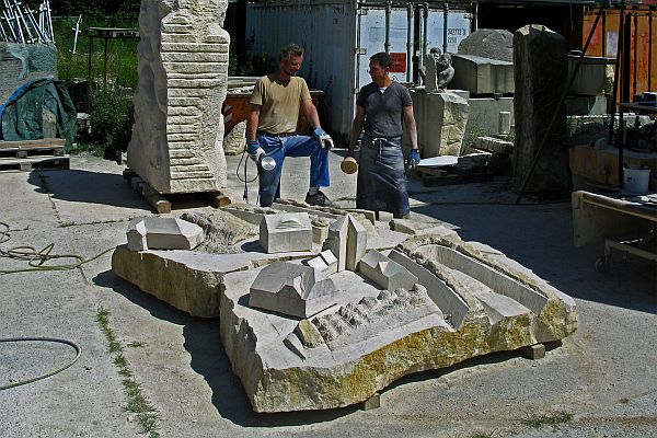 Fuer Ruehme Landwehr Steinrelief b mit Meister Artur Nazaran