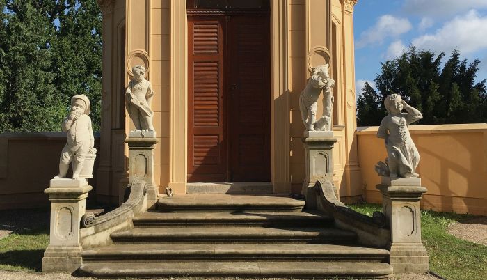 Jahreszeitenkinder Schloss Schwerin Bauhuette Quedlinburg b