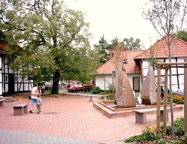 Querumer Brunnen Wesersandstein Stahlplatte 2001 2