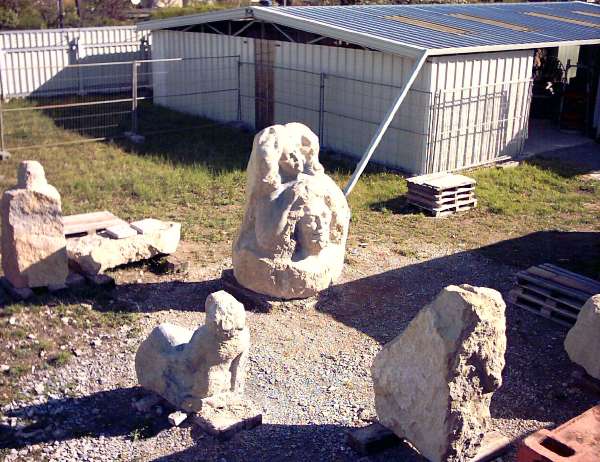 Salbung Korallenoolith 210cm hoch 2004 2