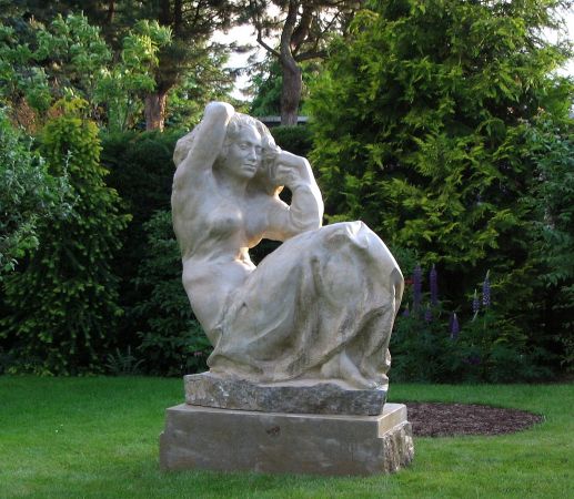 La Fidelphia Kalkstein ueberlebensgross 2005  3