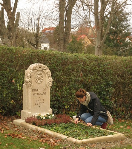 Rosen Grabstein Magnus Kleine-Tebbe u. Andreas Schwebig 9a